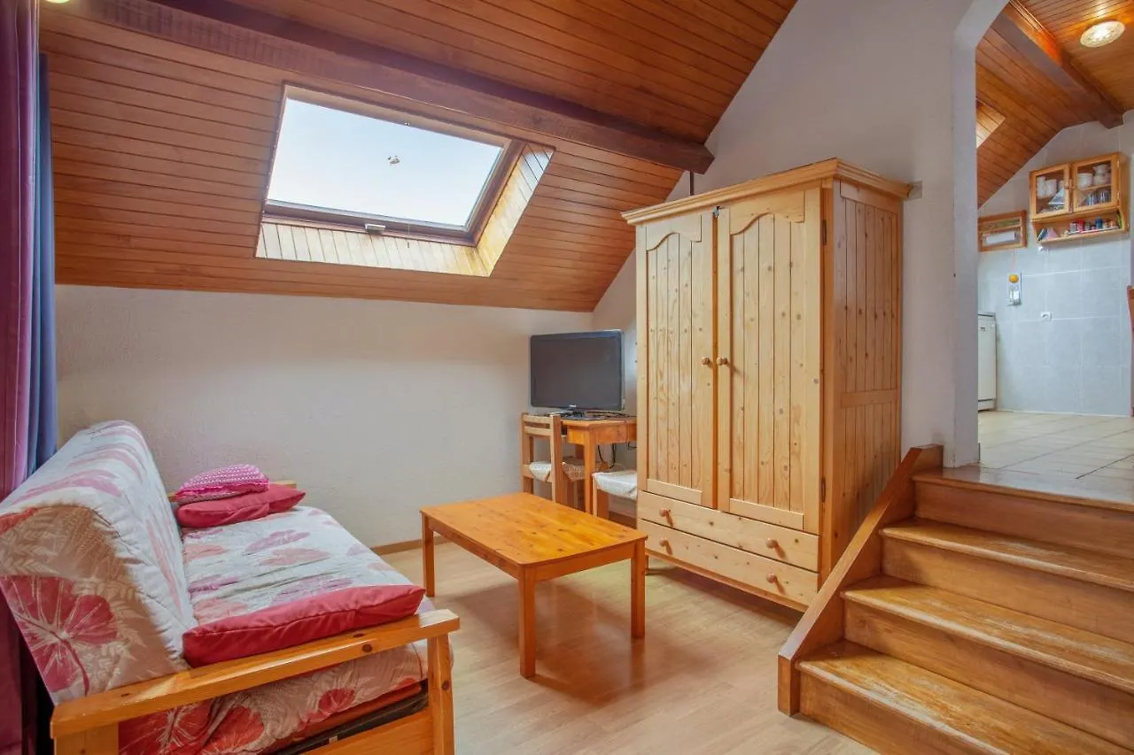 Studio Avec Jardin Amenage Et Wifi A La Garde A 8 Km Des Pistes Apartment